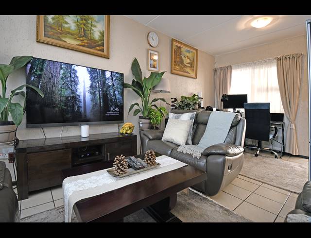 1 BEDROOM APARTMENT FOR SALE IN FERNDALE